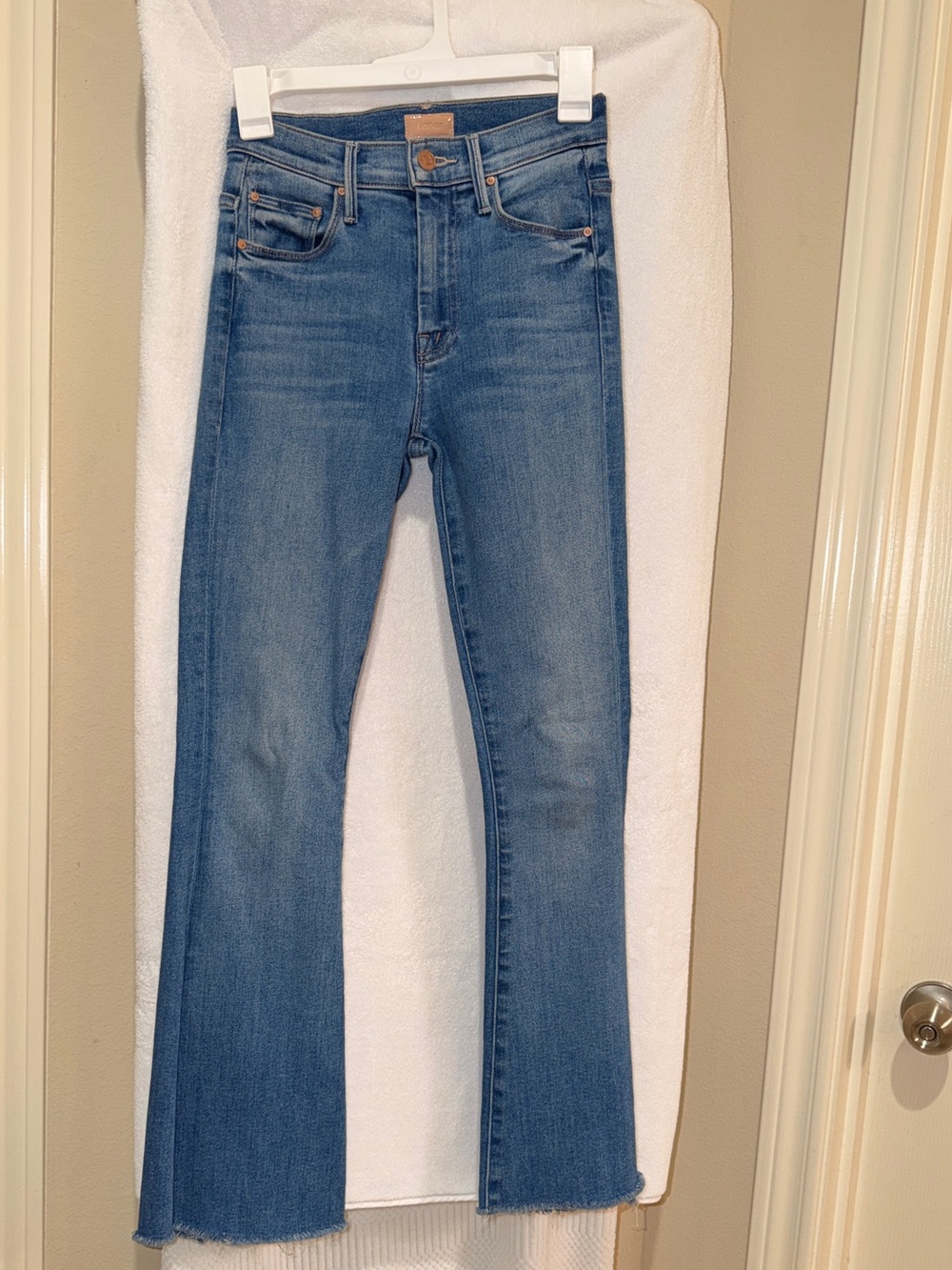 MOTHER The Weekender Fray High Rise jeans Sz 23